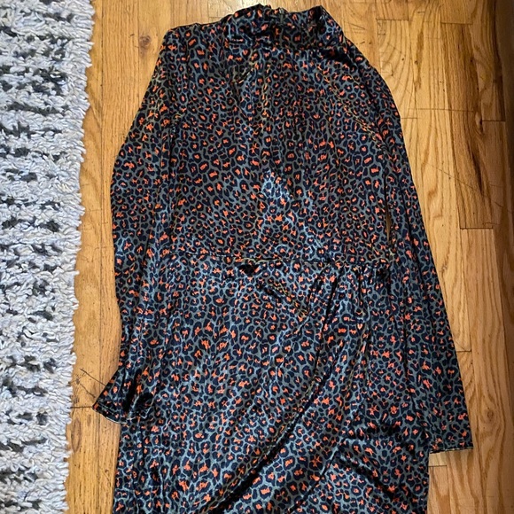 BLACK HALO Green Leopard Print Long Sleeve Turtle Neck Short Body Con - Picture 3 of 7